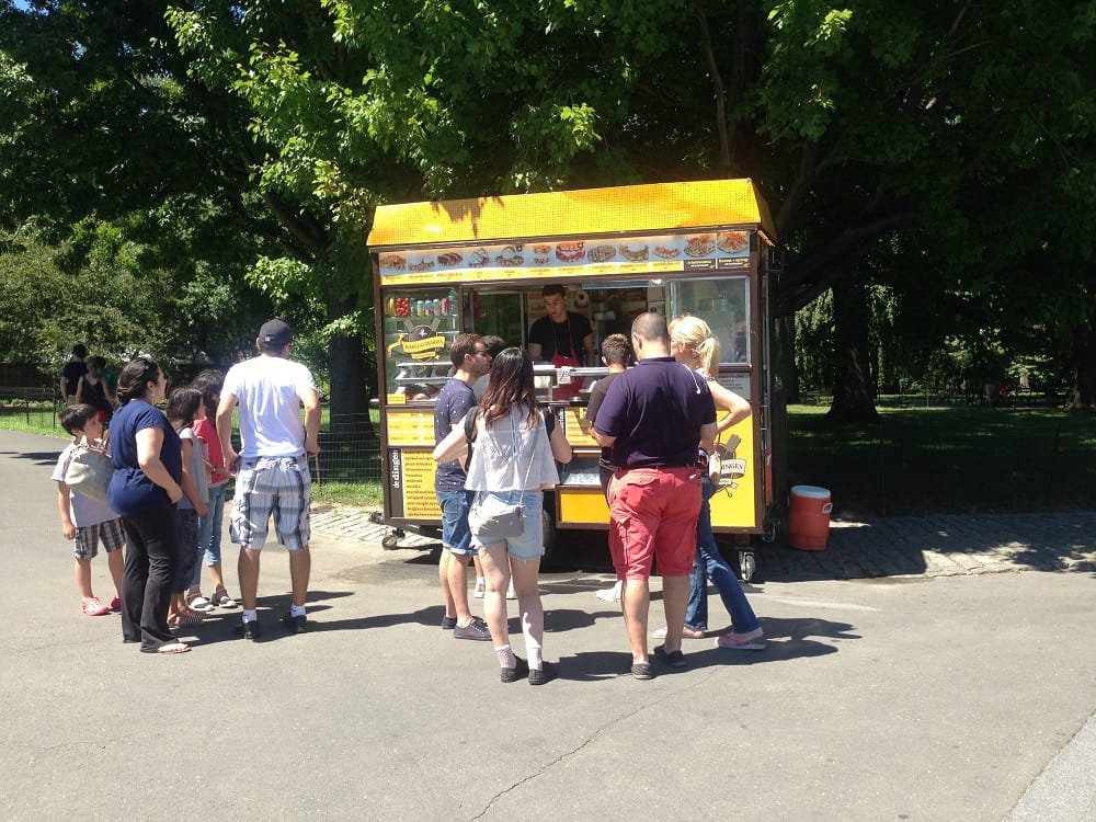 Comer en Central Park